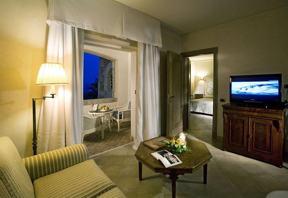 Hotel Petra Bianca 4*