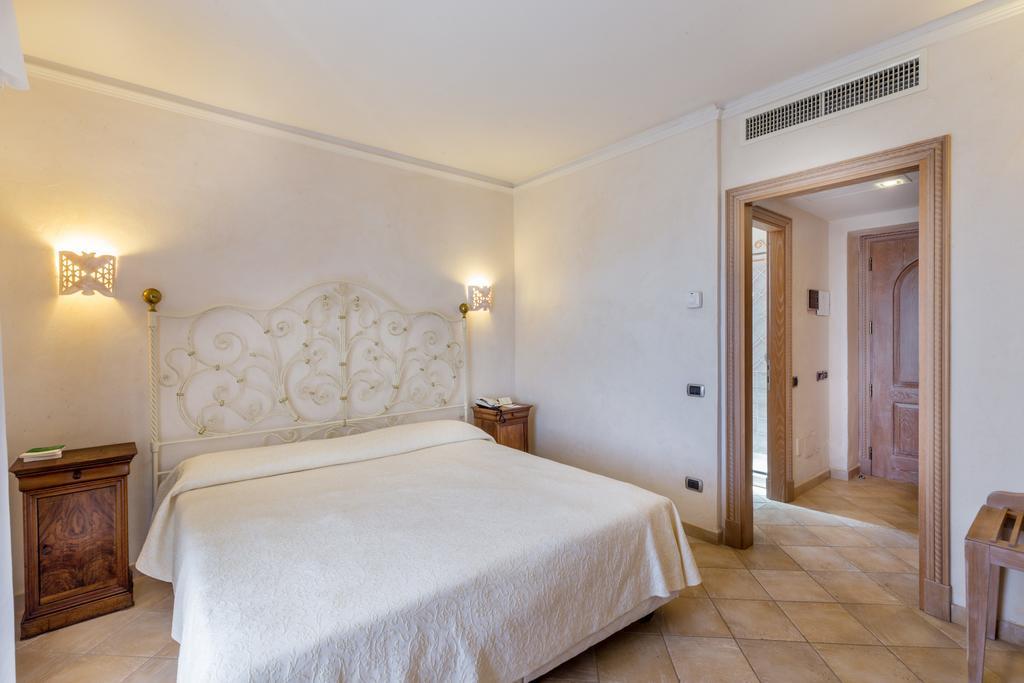 Hotel Petra Bianca 4*